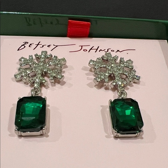 Betsey Johnson | Crystal Snowflake Earrings w/ Emerald Green Gem - Picture 4 of 7